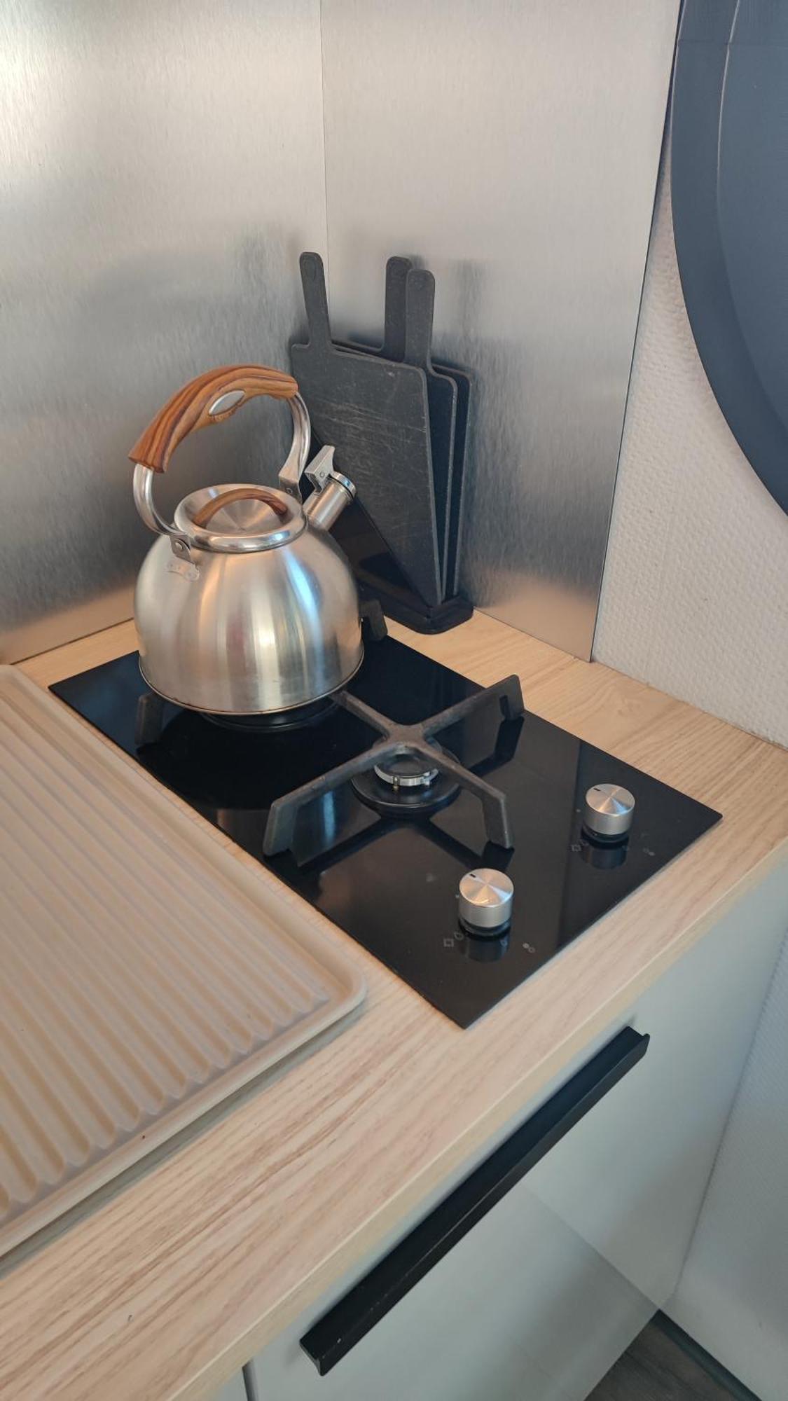 Houseboat Water Boy Apartament Plywajacy Dom Na Wodzie Lodz Uraz  Zewnętrze zdjęcie